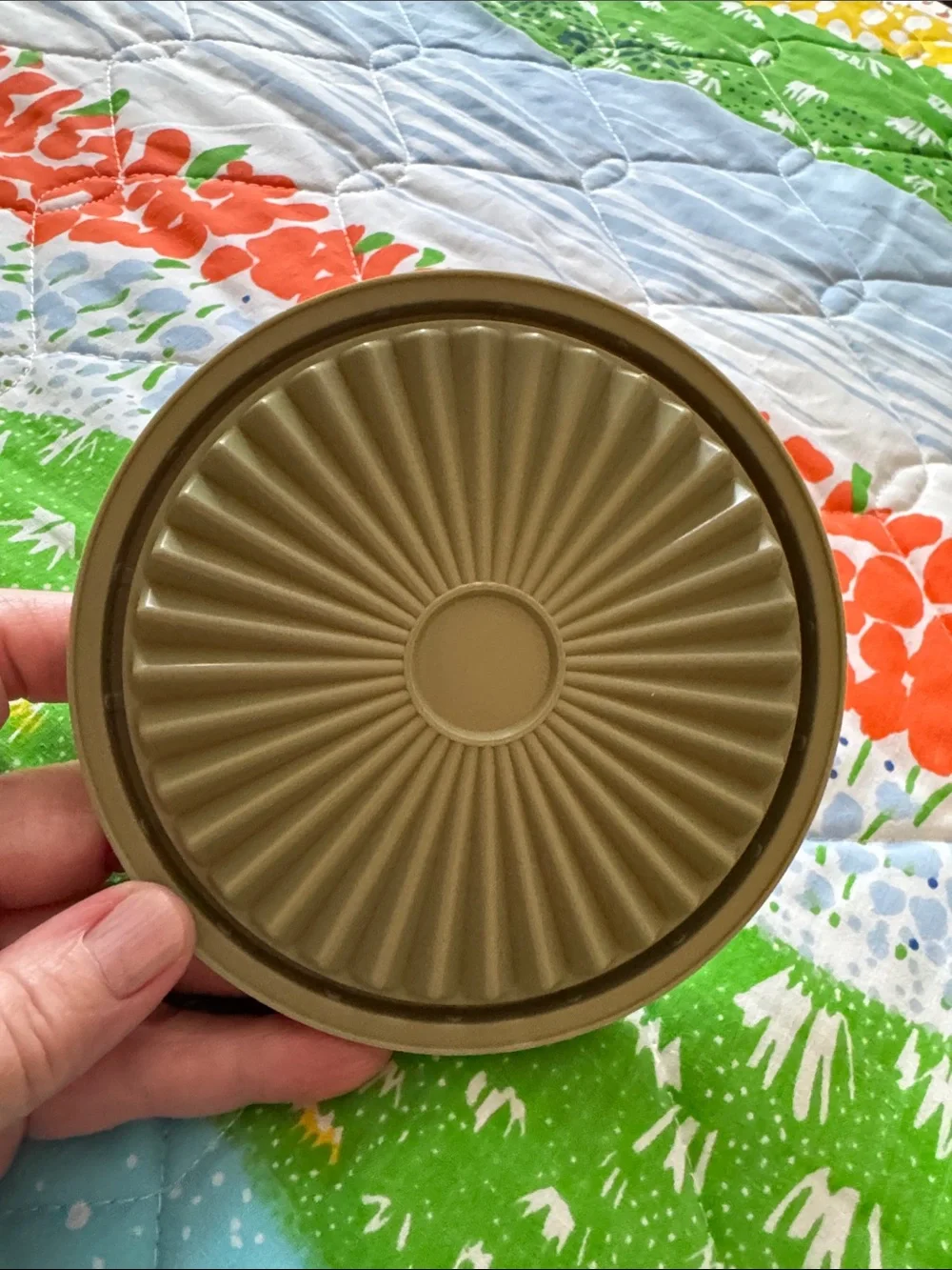 Vintage Tupperware Replacement Lid Servalier Push Lid #812-1 green LID ONLY